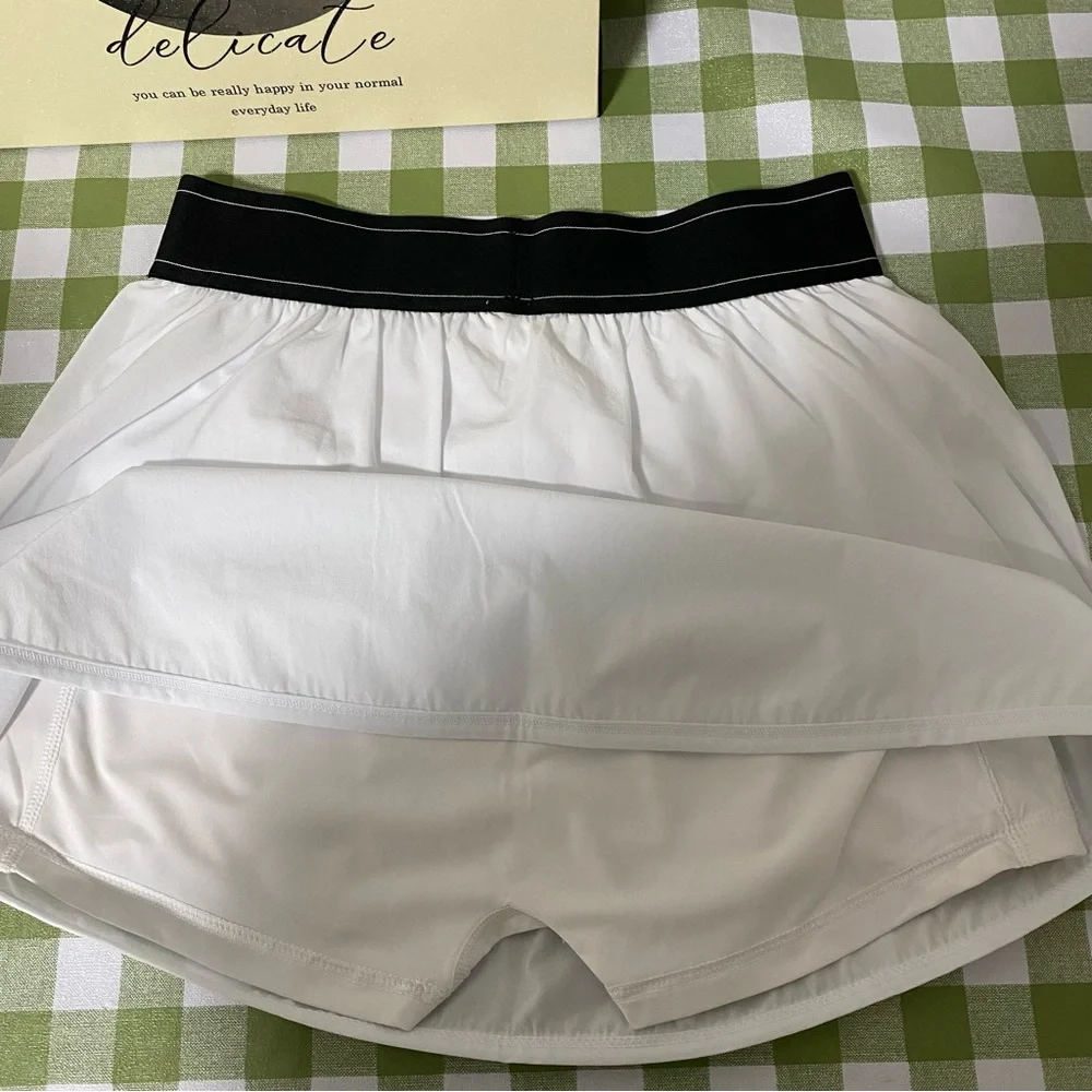 ALO Yoga Black and White Skirt
